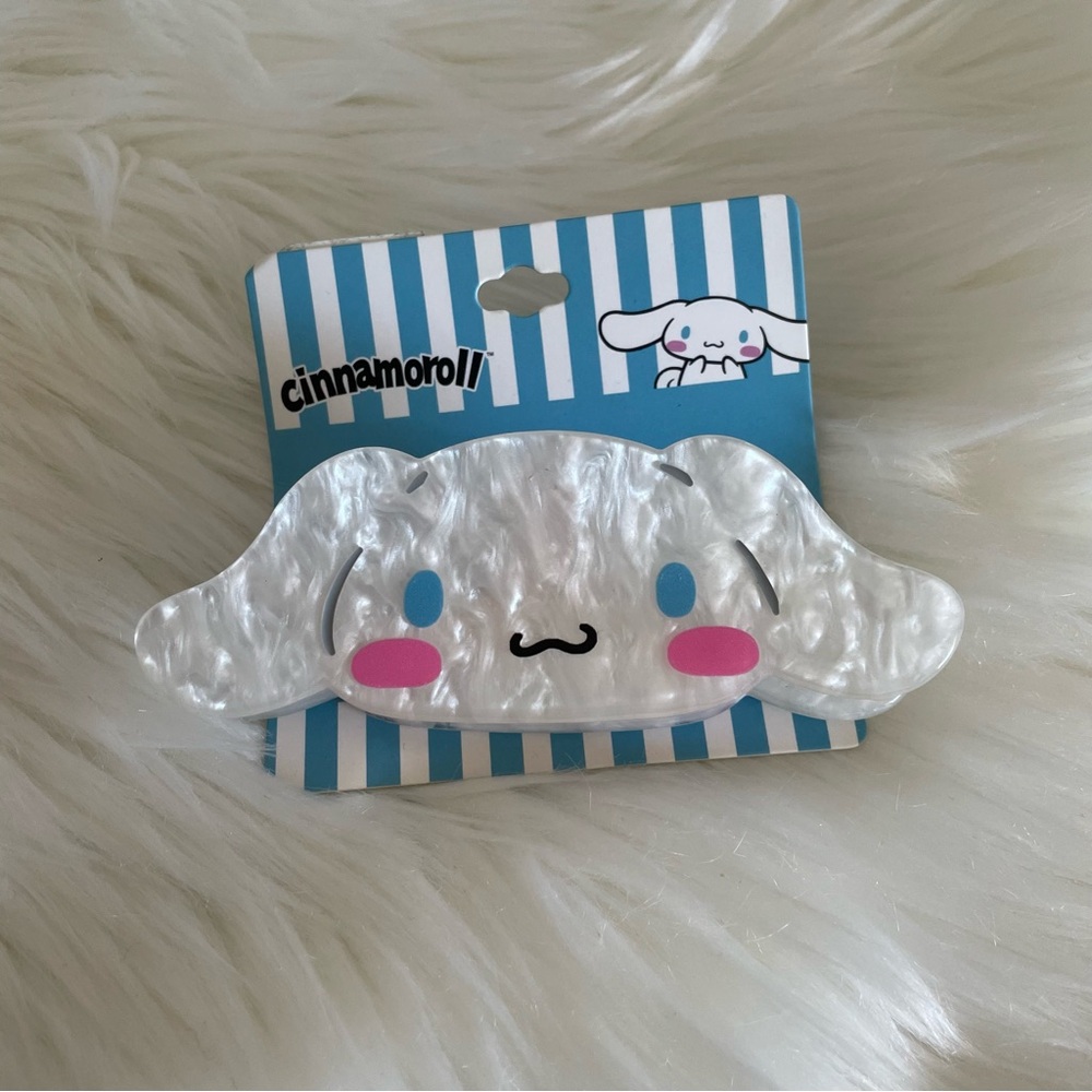BNWT Cinnamoroll Hair Accessory - White and Blue